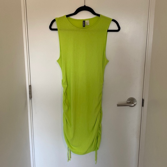 Lime green bodycon cinched dress - Picture 1 of 2